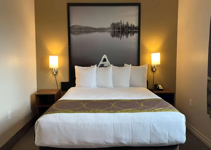 Super 8 By Wyndham Guelph
