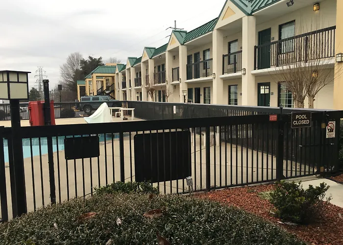 Quality Inn & Suites Hanes Mall