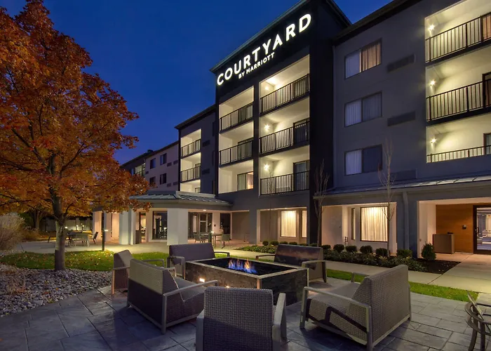 Courtyard By Marriott Cincinnati Airport