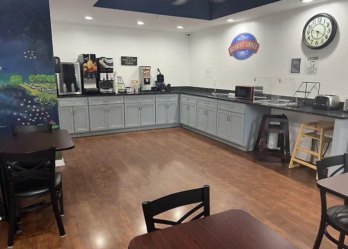 Baymont By Wyndham Lakeland