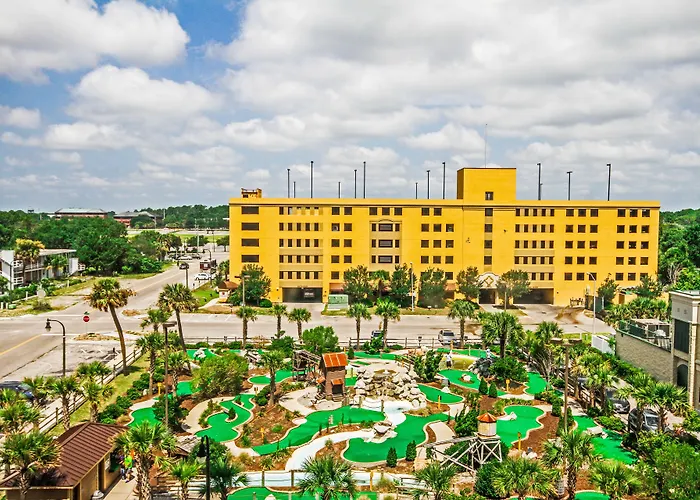 Carolinian Beach Resort - By Vacasa