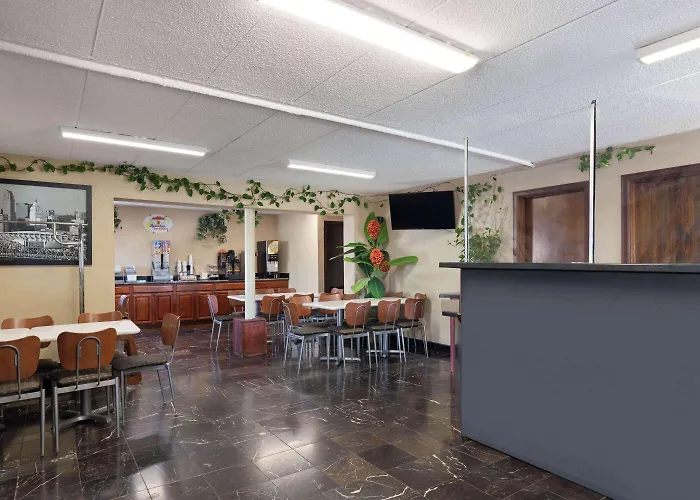 Super 8 By Wyndham Fort Mitchell Cincinnati Area