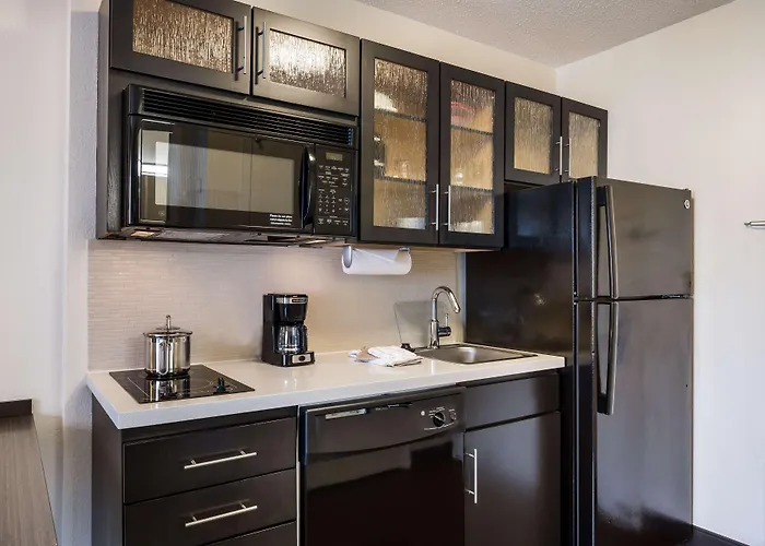 Sonesta Simply Suites Orange County Airport