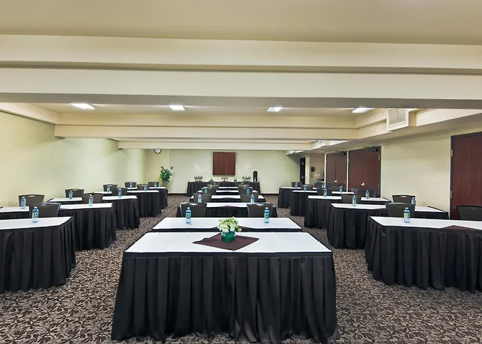 Oxford Suites Spokane Valley