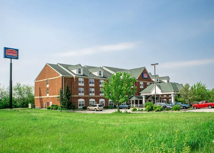 Blisspoint Inn & Suites Marion
