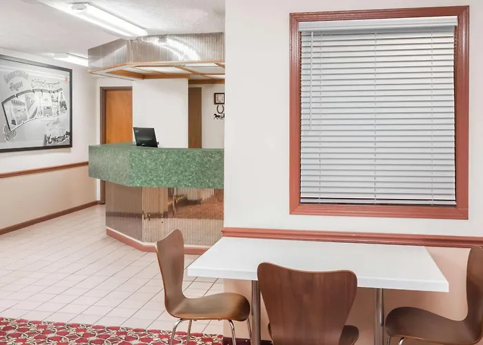 Super 8 By Wyndham Shipshewana