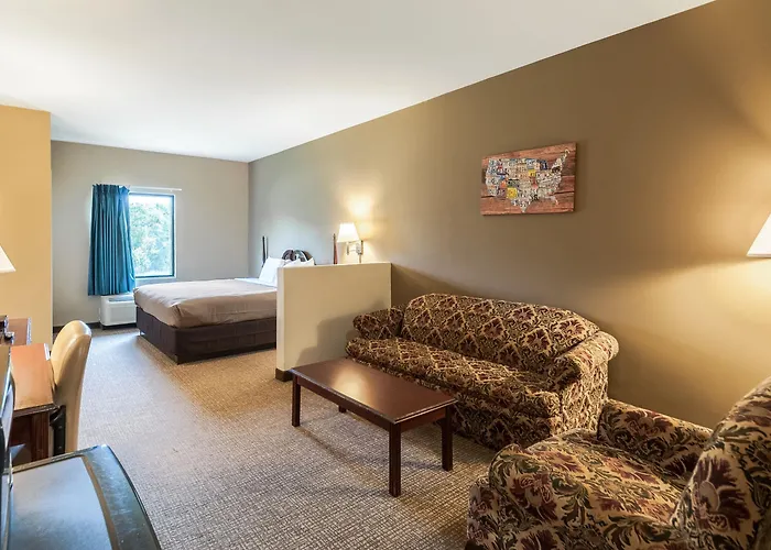Econo Lodge Inn & Suites Middletown - Winchester South