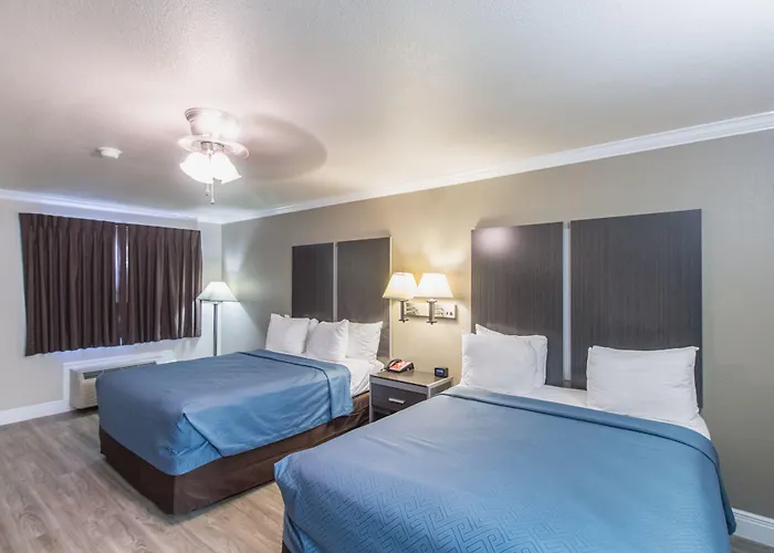 Econo Lodge Inn & Suites Corpus Christi