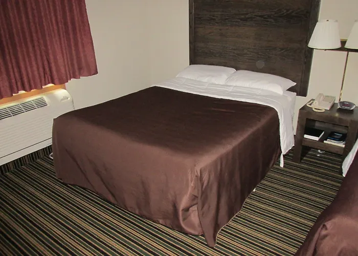 Woodfield Inn And Suites
