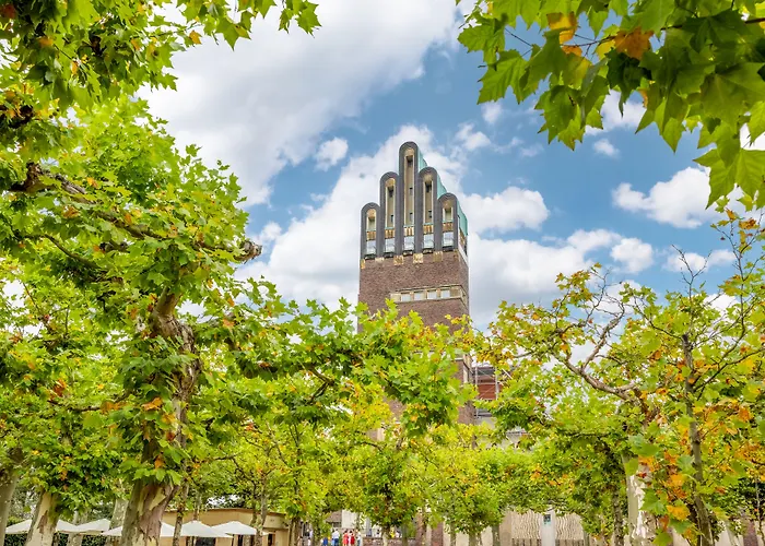 T H E Darmstadt