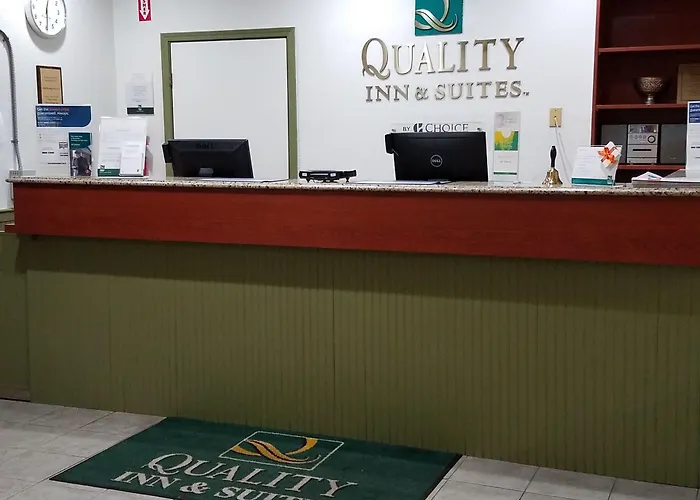Quality Inn & Suites Bainbridge Island