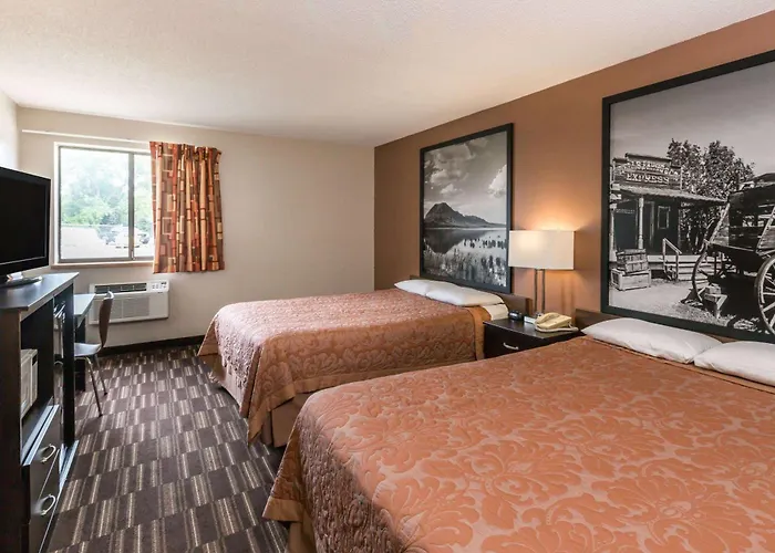 Super 8 By Wyndham Madison