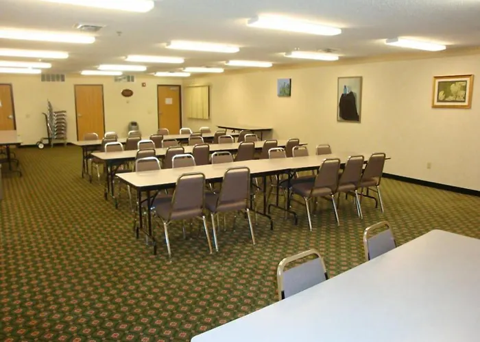 Syracuse Inn And Suites