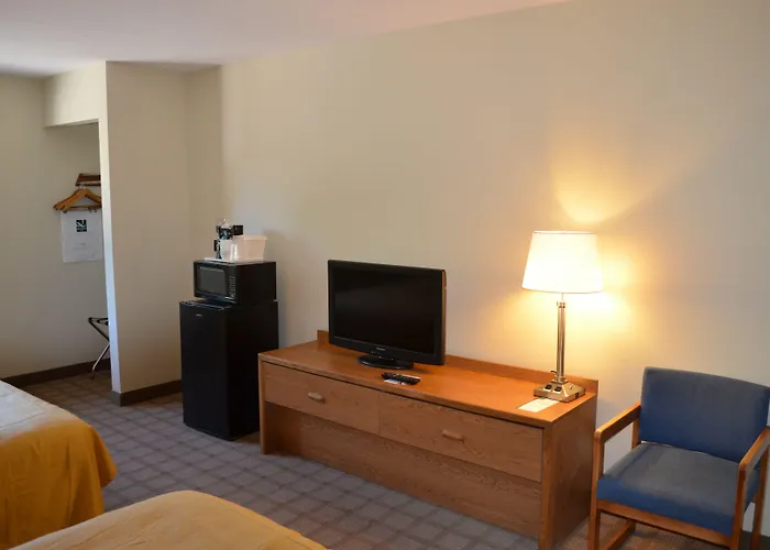 Quality Inn & Suites Marinette