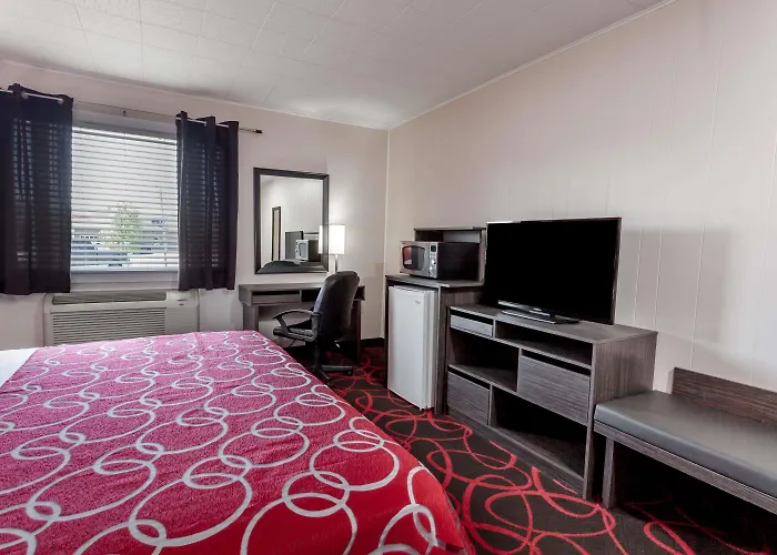 Super 8 By Wyndham Kirkland Lake