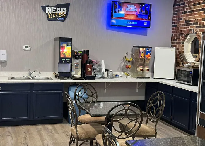 Travelodge By Wyndham Airport Platte City