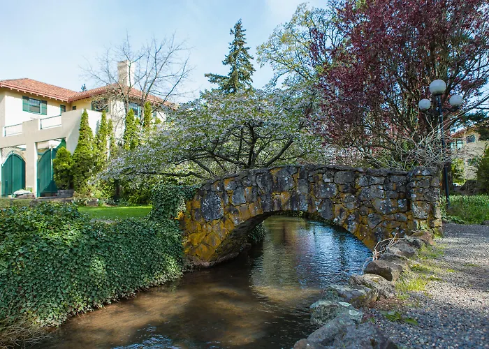 Columbia Gorge Hotel & Spa