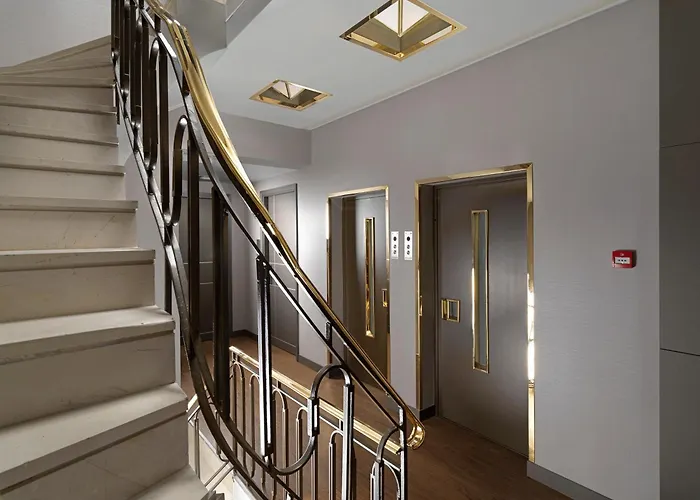 Holiday Suites