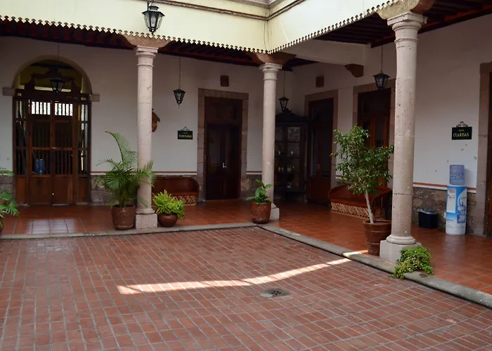 Howard Johnson By Wyndham Morelia Calle Real