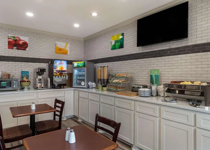Quality Inn & Suites Pearl-Jackson