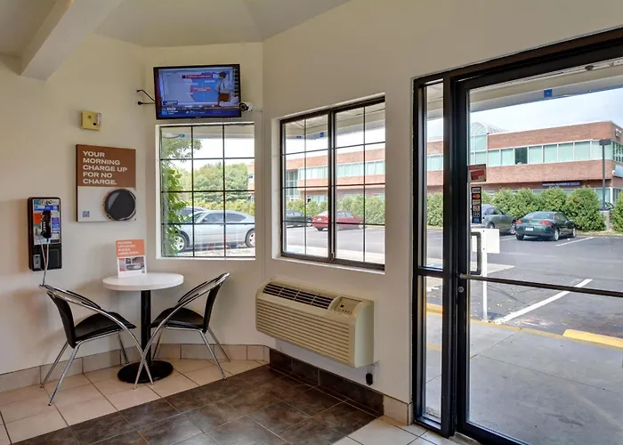 Motel 6-Wethersfield, Ct - Hartford