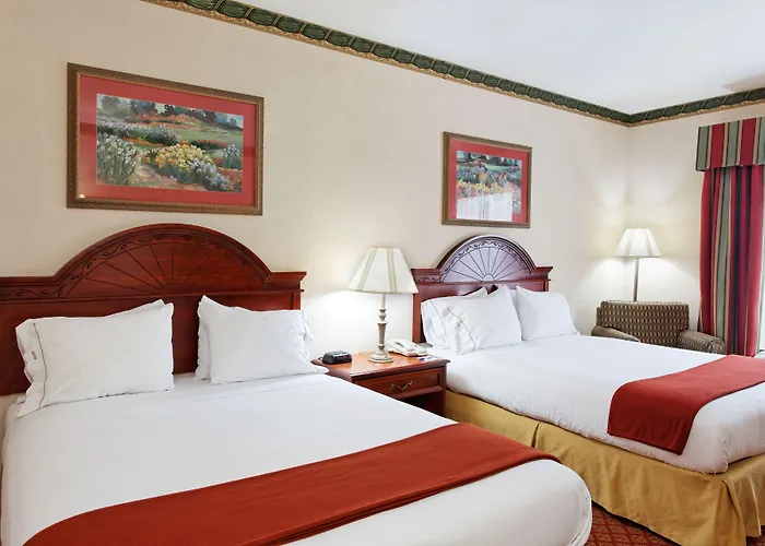 Holiday Inn Express & Suites Tupelo By Ihg