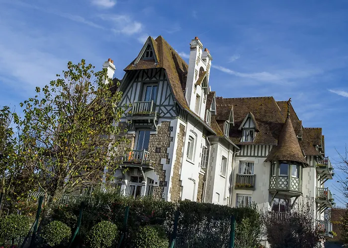 Villa Augeval Hotel De Charme & Spa