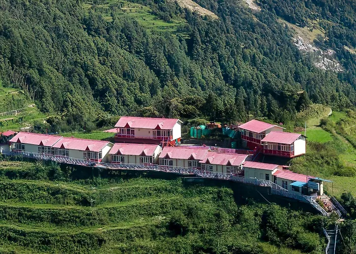 Aurevelle Kastura Resort Kanatal - Mountain View Rooms - 5 Min From Surkanda Devi Temple