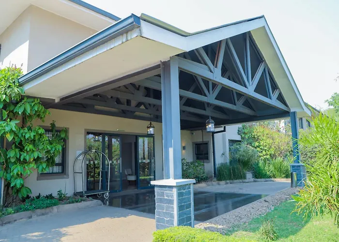 Greenwood Manor Hotel