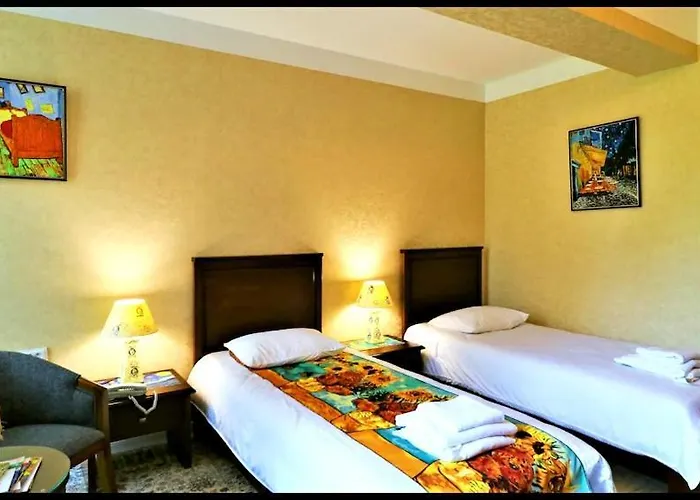 Hotel Rahat Inn - Premium Family Stay