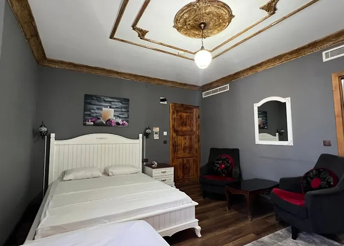 La Fontaine Otel