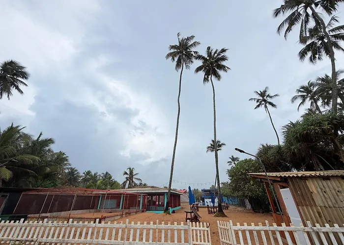 Bedazzle Waves Hotel Wadduwa