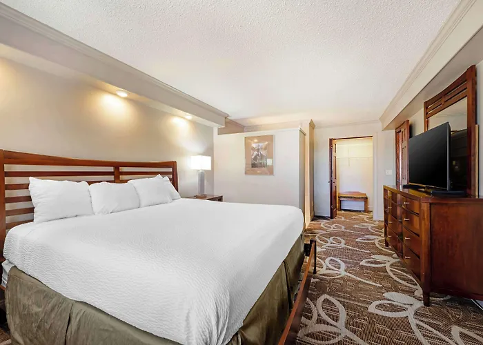 Best Western Plus Mid Nebraska Inn & Suites