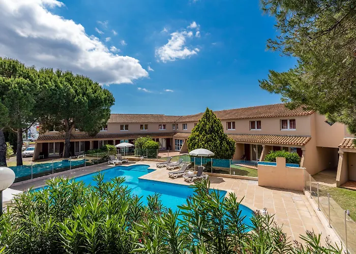 Artemia Aigues-Mortes - Hotel Avec Piscine - Bornes Electriques - Parking Prive - Local Velo-Moto