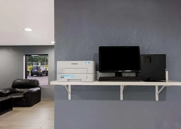 Quality Inn & Suites Big Rapids Near University