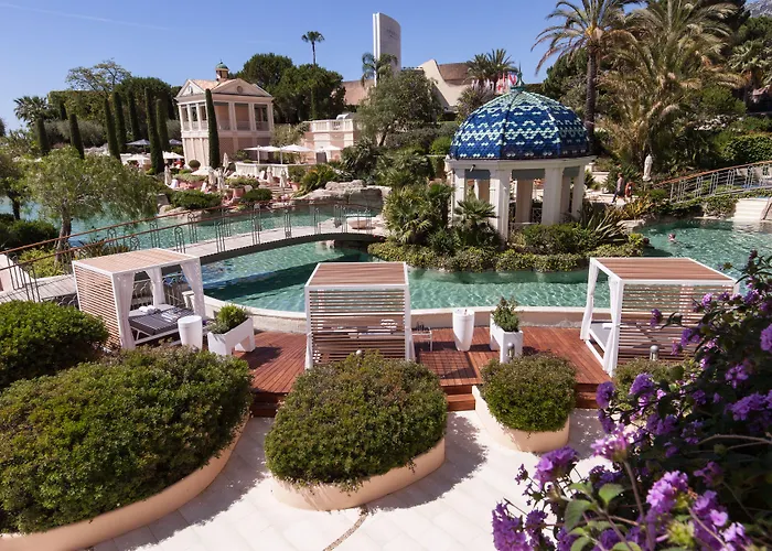 Monte-Carlo Bay Hotel & Resort