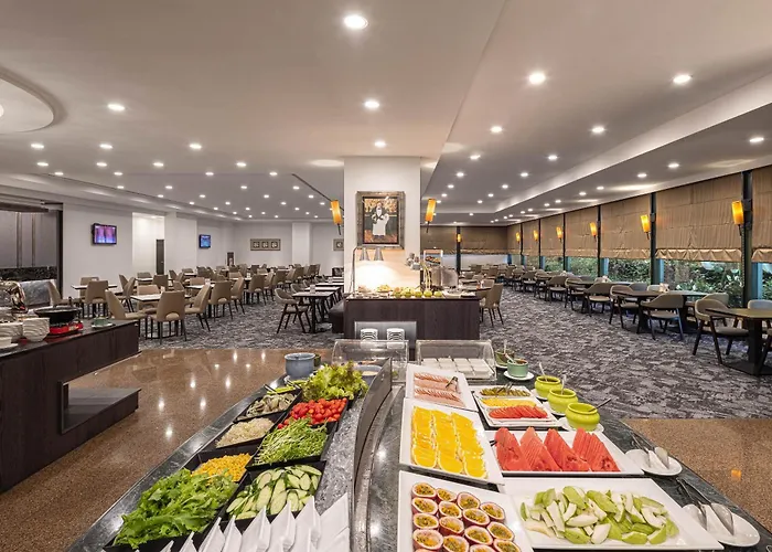 Lakeshore Hotel Metropolis