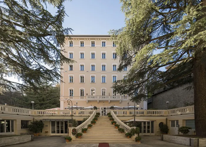 Hotel Helvetia Thermal Spa 4S