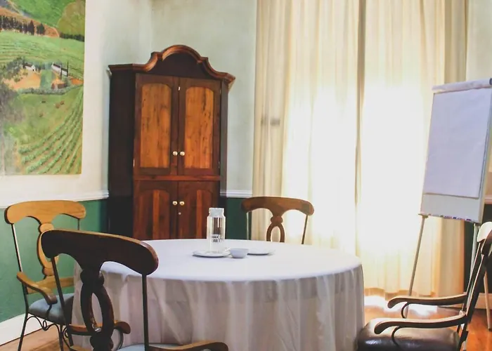 Pontac Manor Hotel & Restaurant