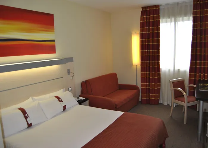 Holiday Inn Express Pamplona By Ihg