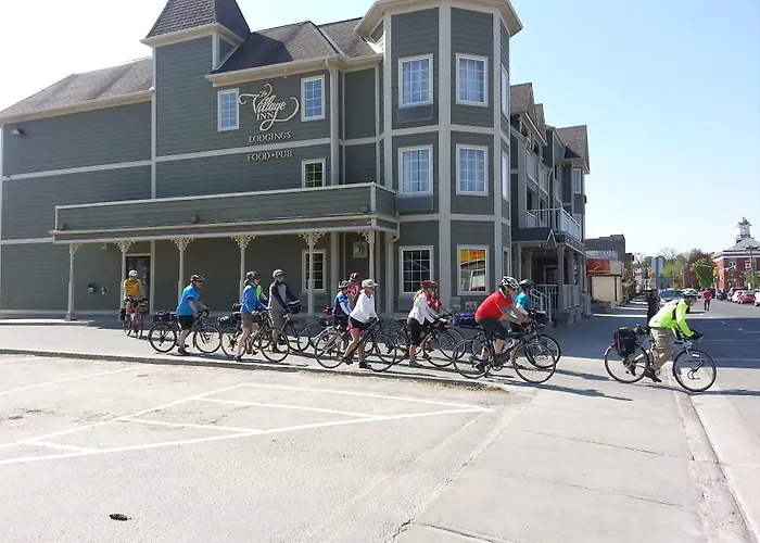 The Village Inn Of Lakefield