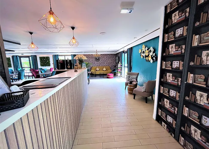 Hotel Restaurant Kyriad De Peronne