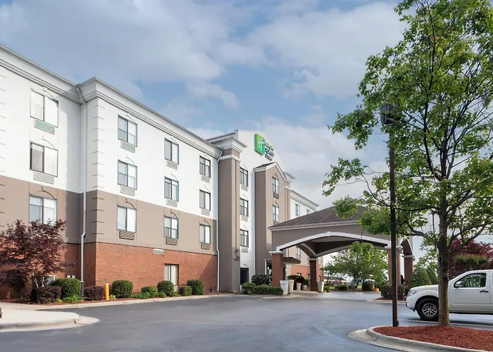 Holiday Inn Express & Suites Roanoke Rapids By Ihg