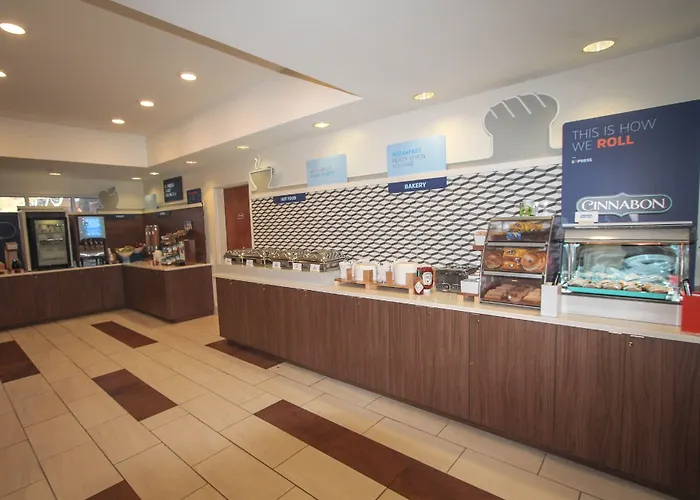 Holiday Inn Express Hotel & Suites Charleston - North By Ihg