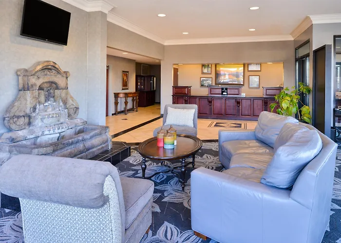 Best Western Plus Two Rivers Hotel & Suites