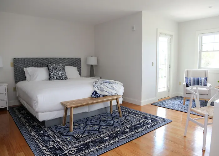 The Sea Breeze Inn