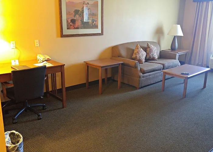 Best Western Plus Country Inn & Suites