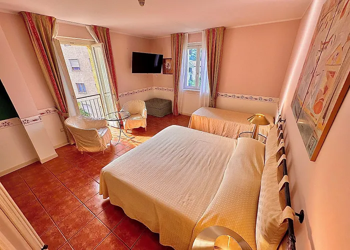 Caroline Hotel