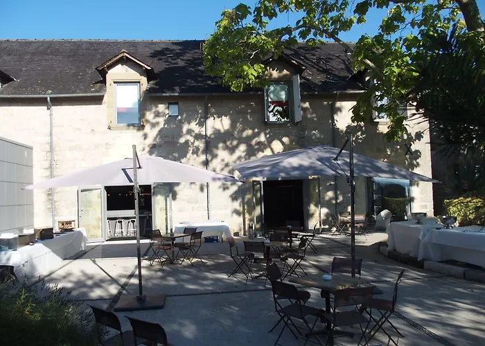 Hotel Chateau De Lacan