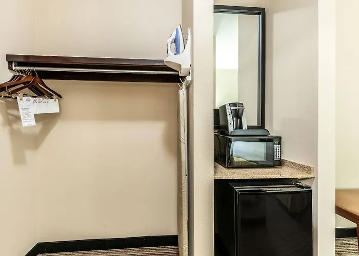 Red Lion Inn & Suites Mineral Wells